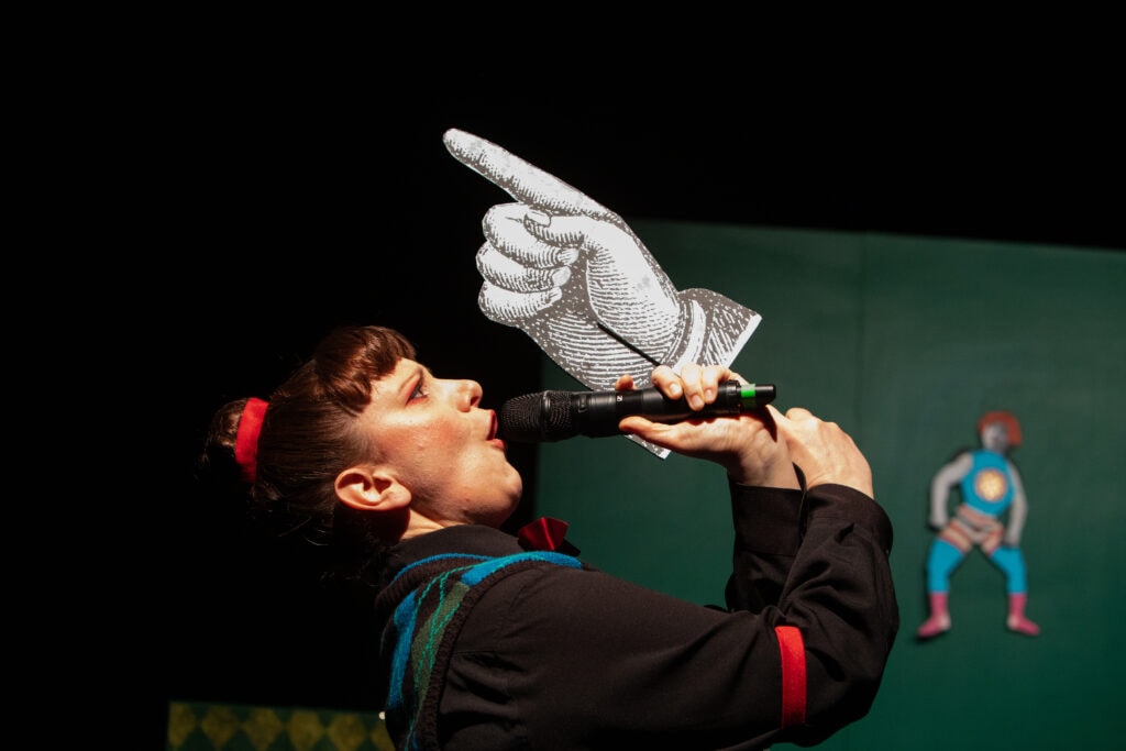 oskar-und-die -dame-in-rosa--eric-emmanuel-schmitt--theater-koblenz--2023--frank-alexander-engel--figurentheater-regie-puppen-kostueme-ausstattung--bild-2